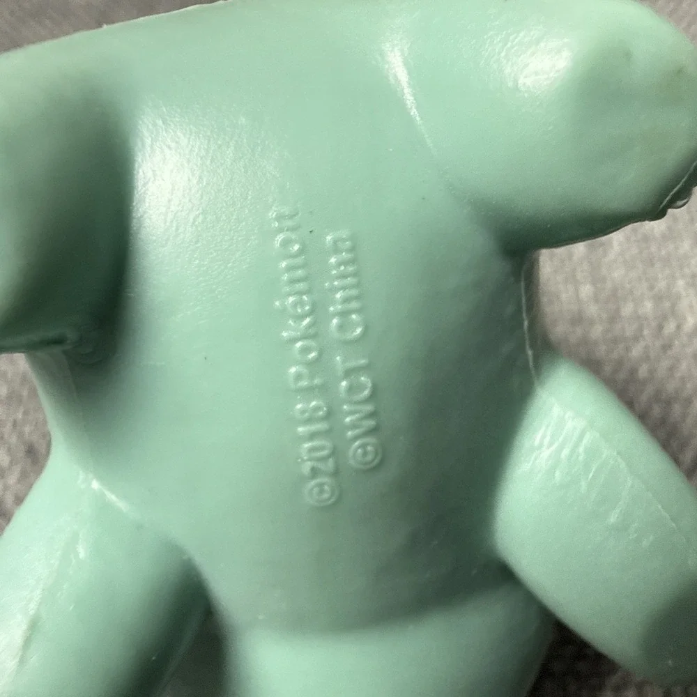 pokemon battle figures 1.5 inch‎ Gible and Balbsaur